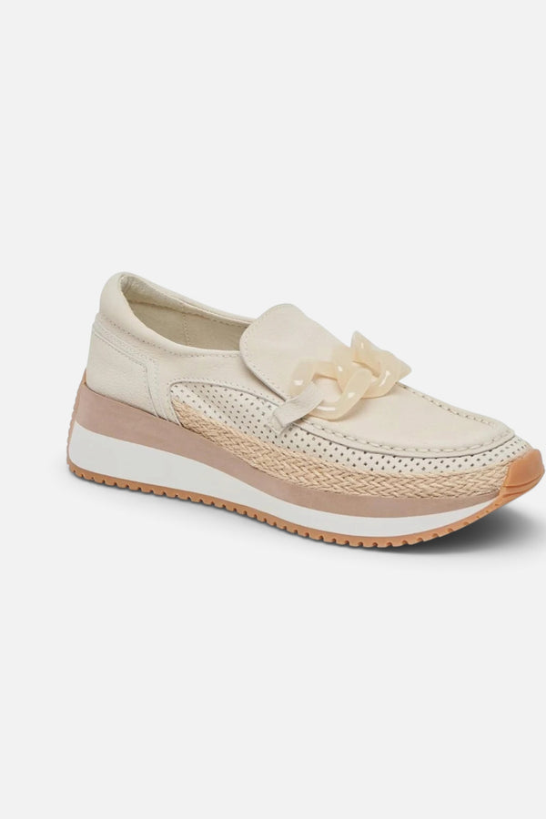 Dolce Vita Jadah Flats in Ivory Nubuck