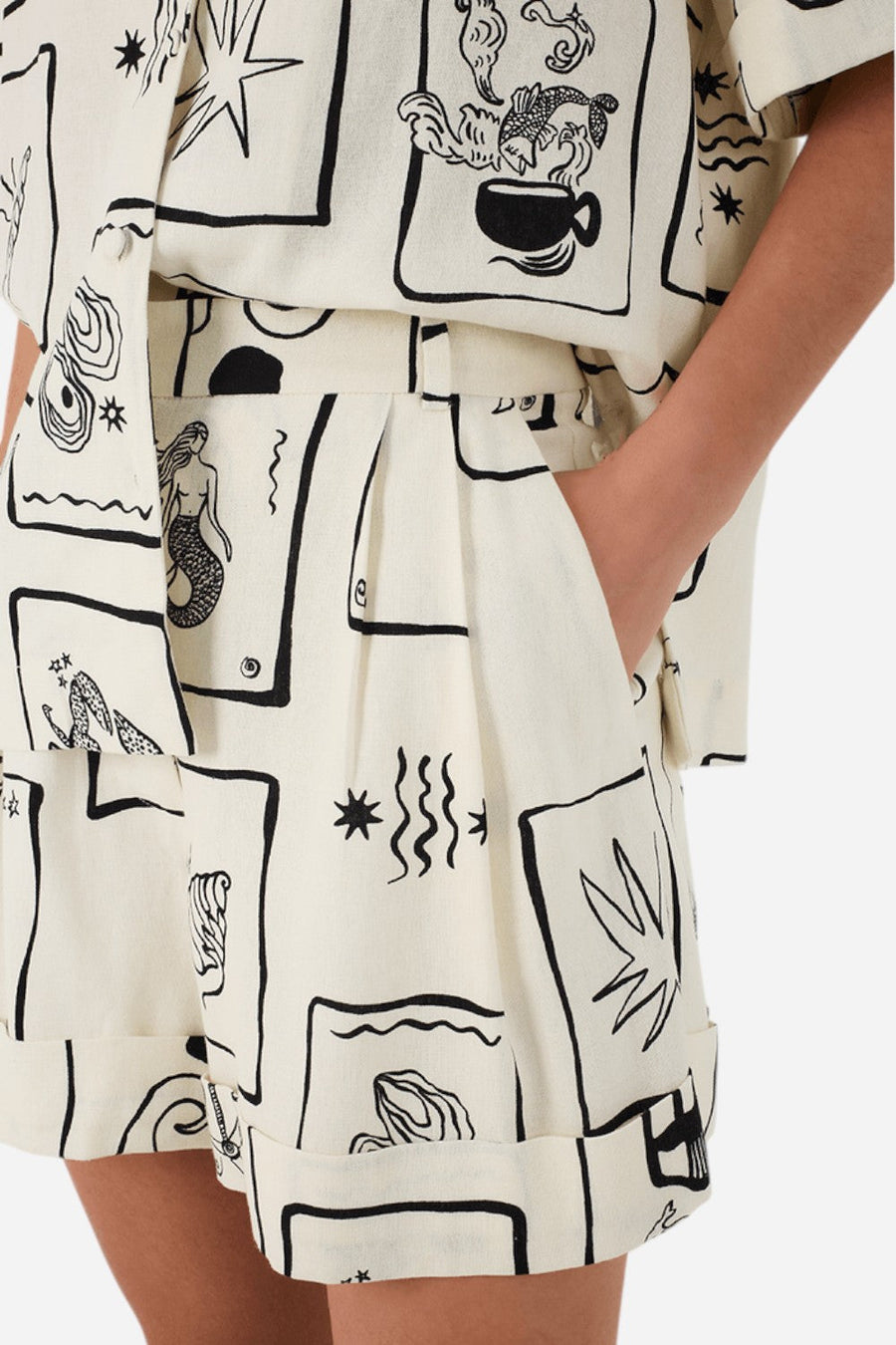Dress To Bermuda Lara Print Shorts – side view