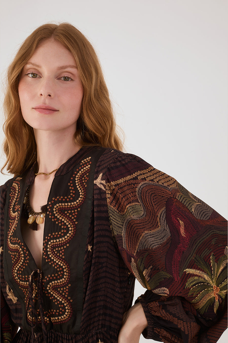 Dress To Cena Carioca Embroidered Puff Sleeve Maxi Dress in Brown – detail