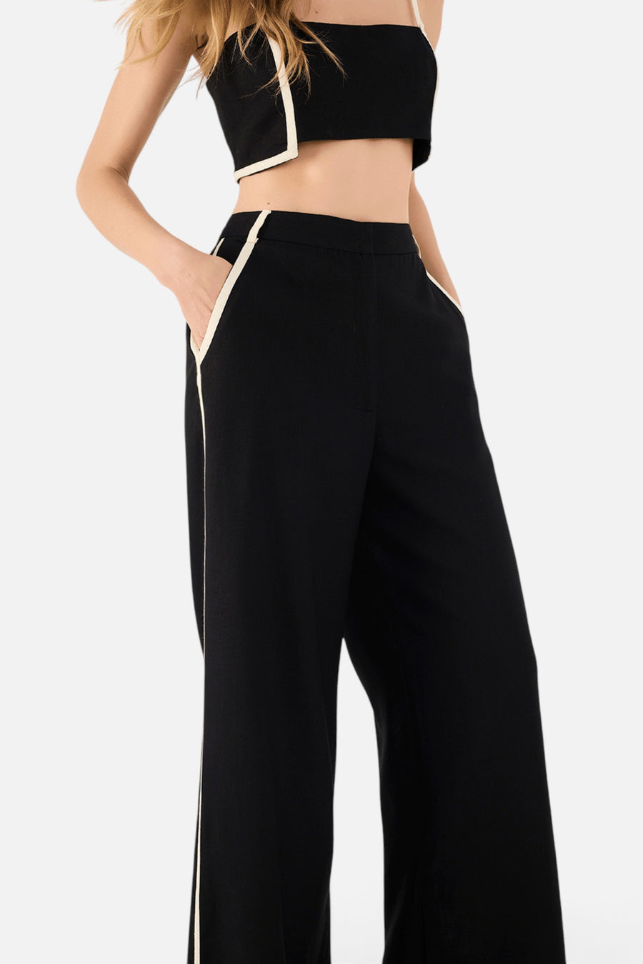 Dress To Linen Piping Pants in Black – back view