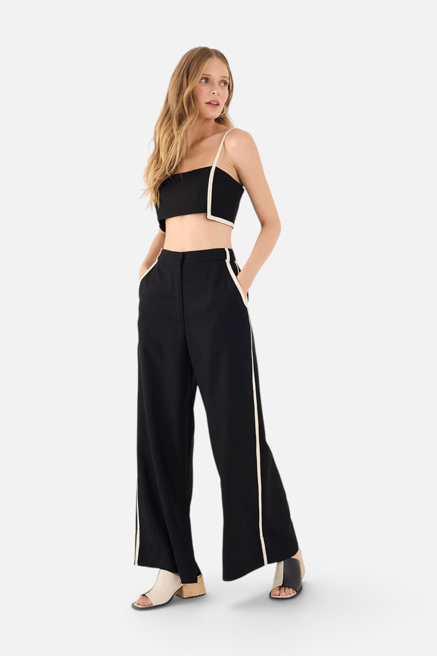 Dress To Linen Piping Pants in Black – side view