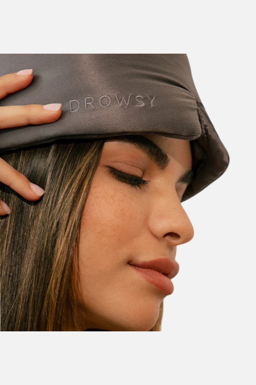 Drowsy Silk Eyelash-Protecting Sleep Mask in Moonlight Shadow – flat lay