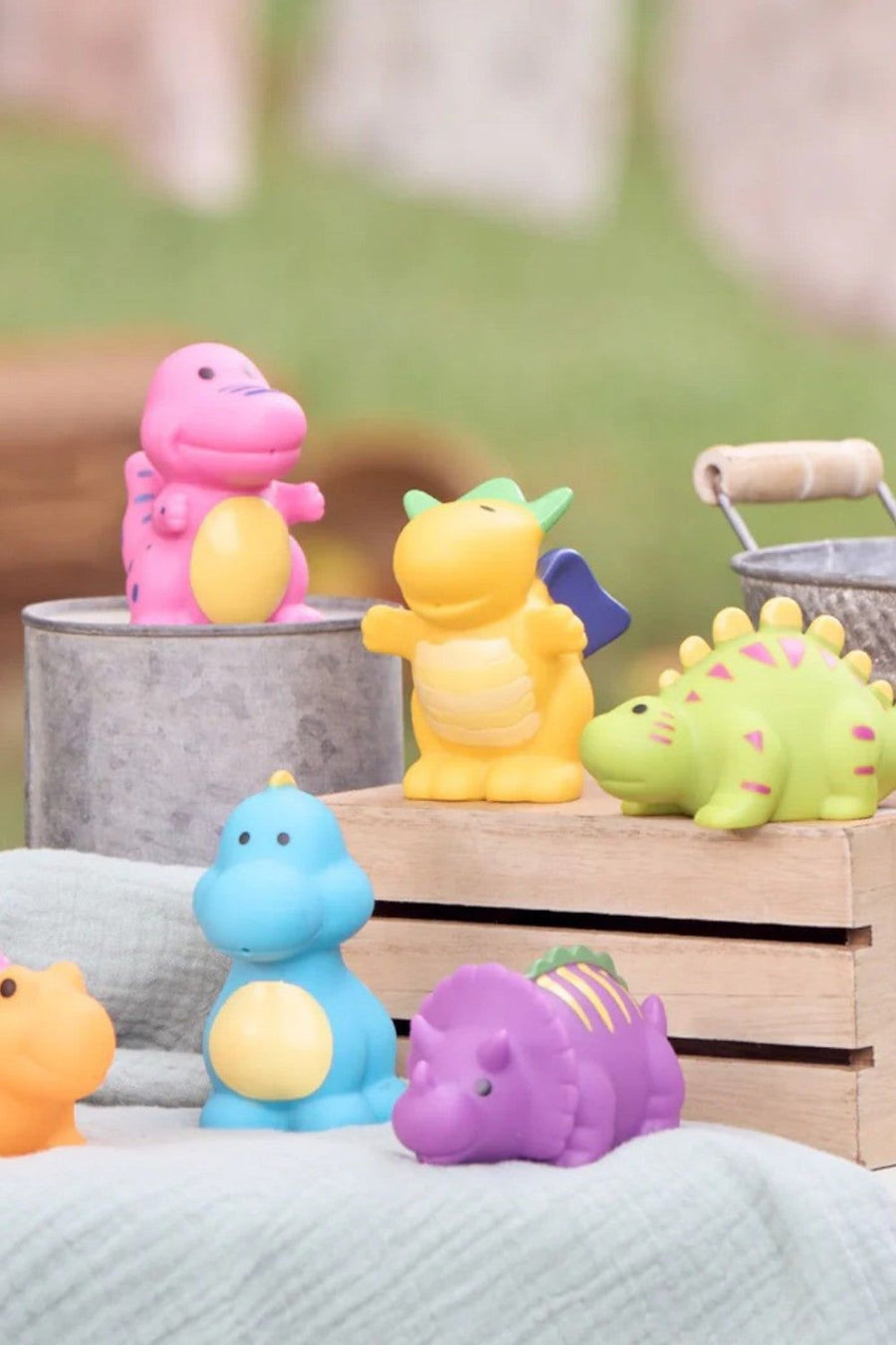 Elegant Baby Dinosaur Party Squirtie Baby Bath Toys – detail