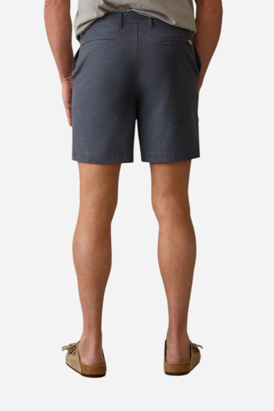 Faherty All Day Short 2.0 (7") in Midnight Fishscale – side view
