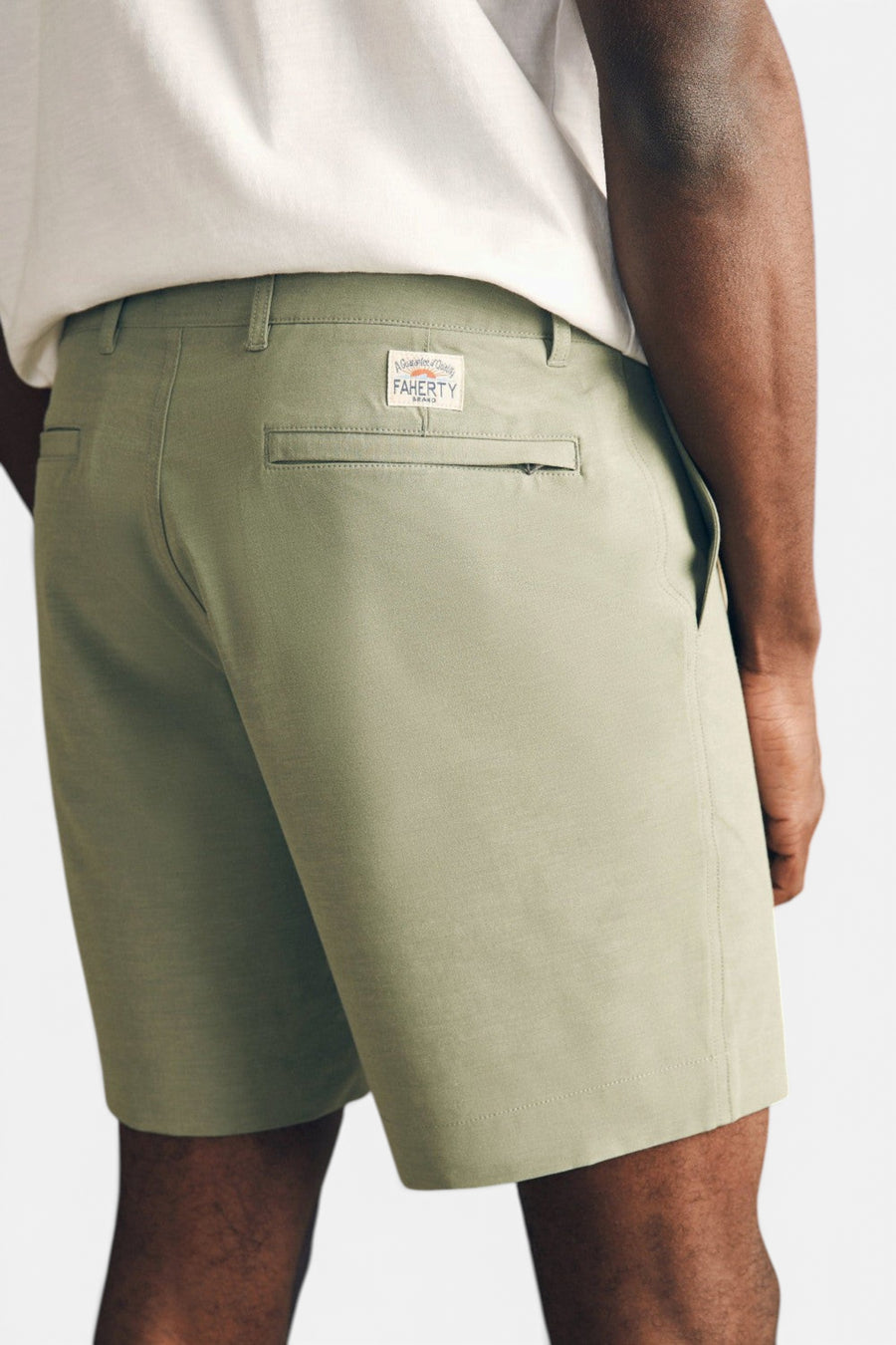 Faherty Belt Loop All Day Shorts 7" in Olive – detail