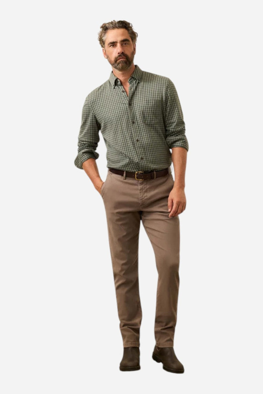 Faherty Coastline Stretch Chino in Alpine Brown – on model