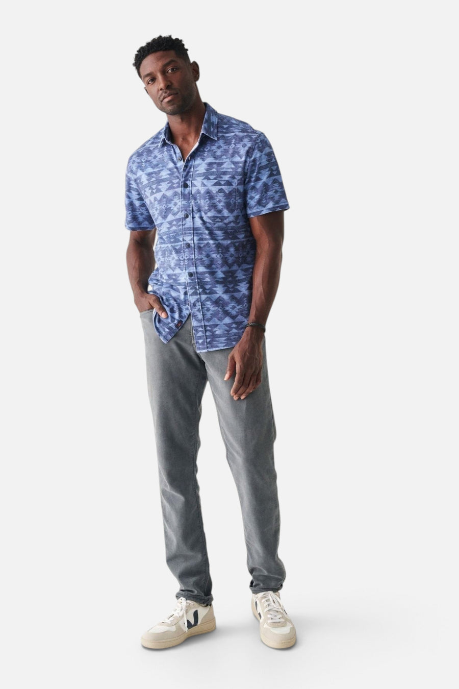 Faherty Doug Good Feather Short Sleeve Knit Seasons Shirt in Six Rivers Sky – on model