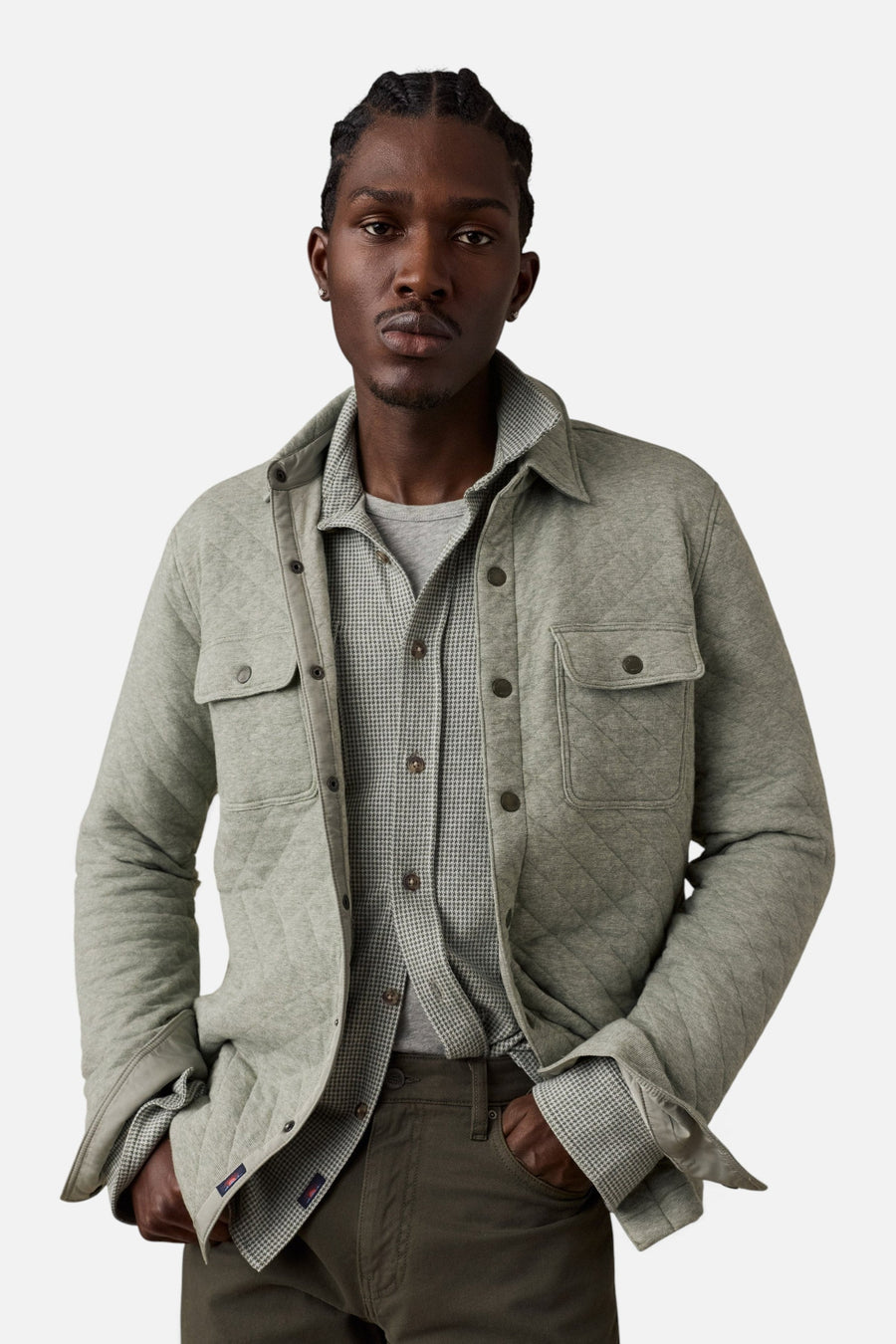 Faherty Epic Quilted Fleece CPO in Pine Rock Heather – on model