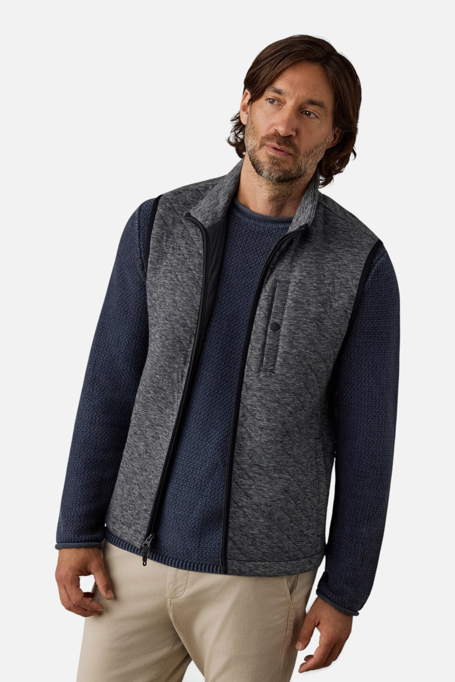 Faherty Epic Quilted Fleece Vest in Graphite Cloud Heather – on model