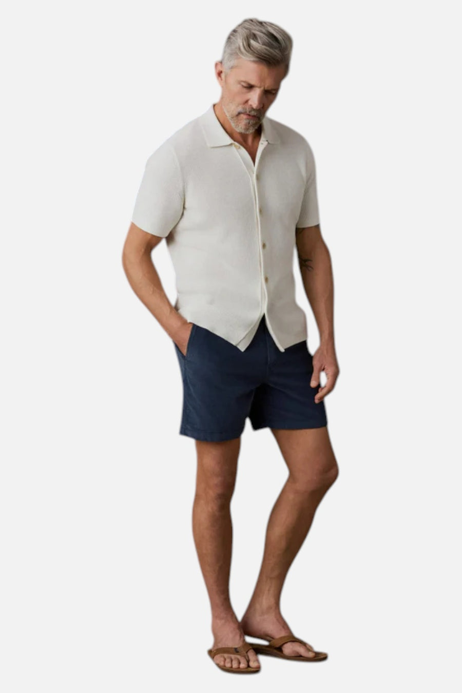 Faherty Essential Corduroy Short in Blue Nights – on model