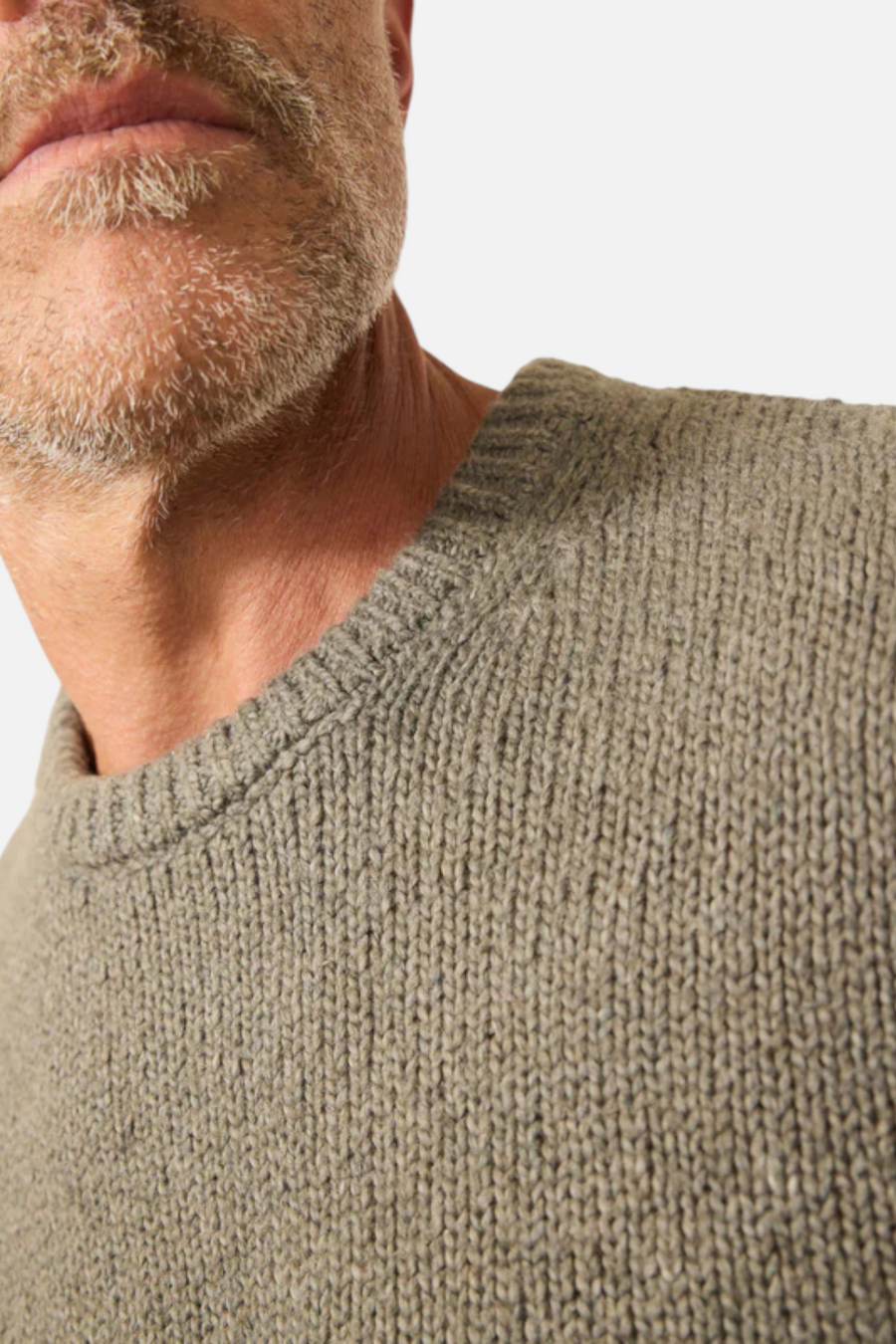 Faherty Heirloom Crewneck Sweater in Olive Cove – detail