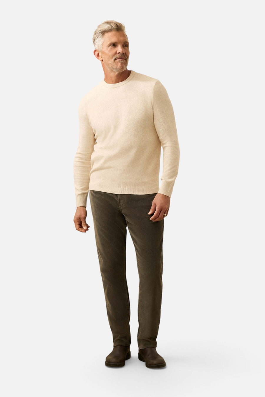 Faherty Jackson Crew Sweater in Ivory Sky Feeder – on model