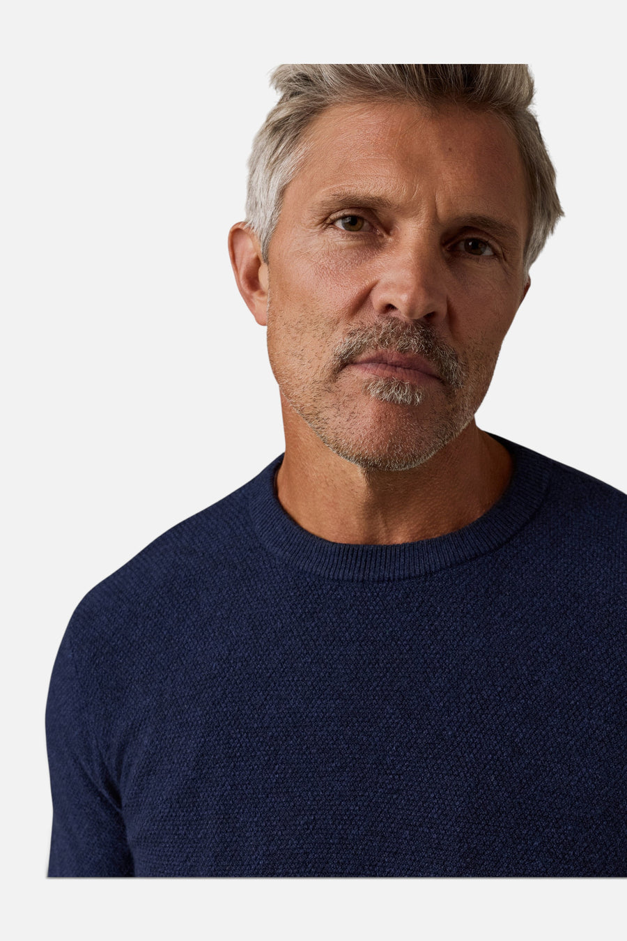 Faherty Jackson Crew Sweater in Navy Heather – detail