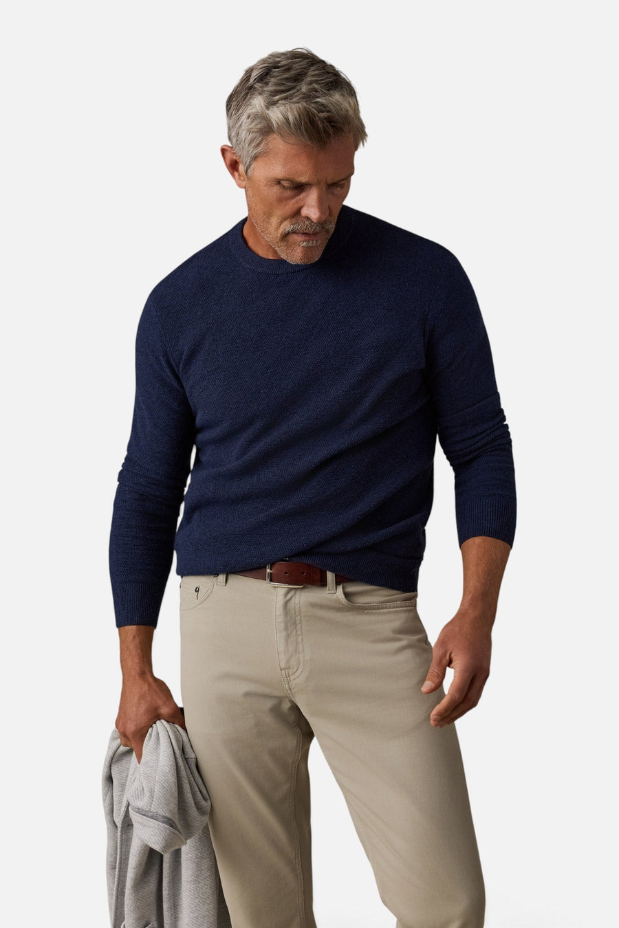 Faherty Jackson Crew Sweater in Navy Heather – on model