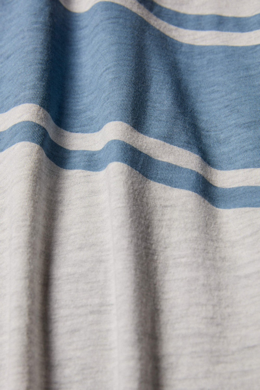 Faherty Long Sleeve Cloud Reversible Crew in Ivory Heather – detail