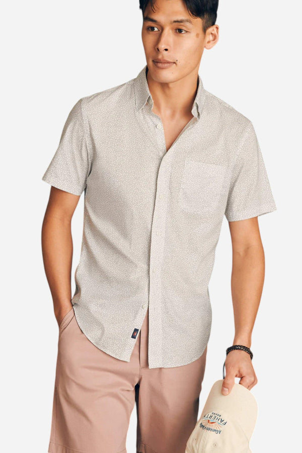 Faherty Movement Short-Sleeve Shirt in Ivory Cliff Floral