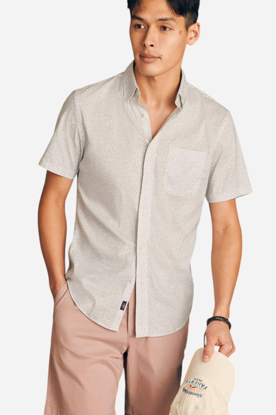 Faherty Movement Short-Sleeve Shirt in Ivory Cliff Floral – front view