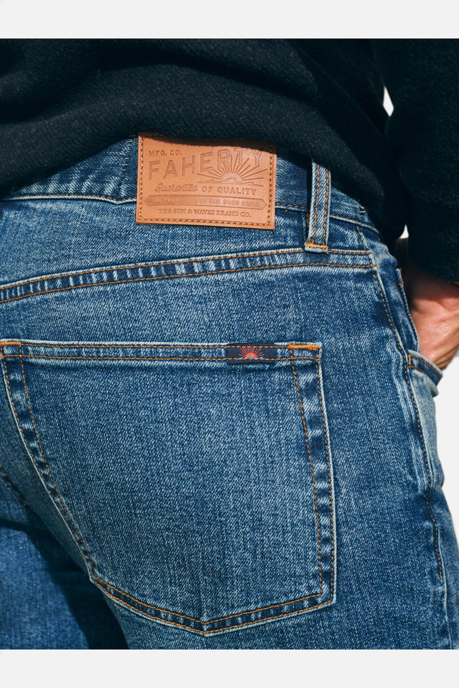Faherty Organic Cotton Slim Straight Denim 32" in East Lake Wash – flat lay