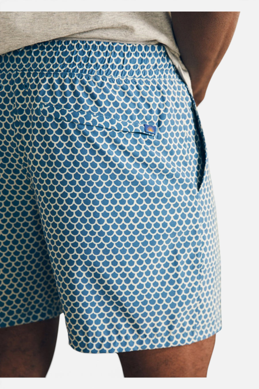 Faherty Shorelite Swim Trunks 7" Inseam in Fishscale – detail