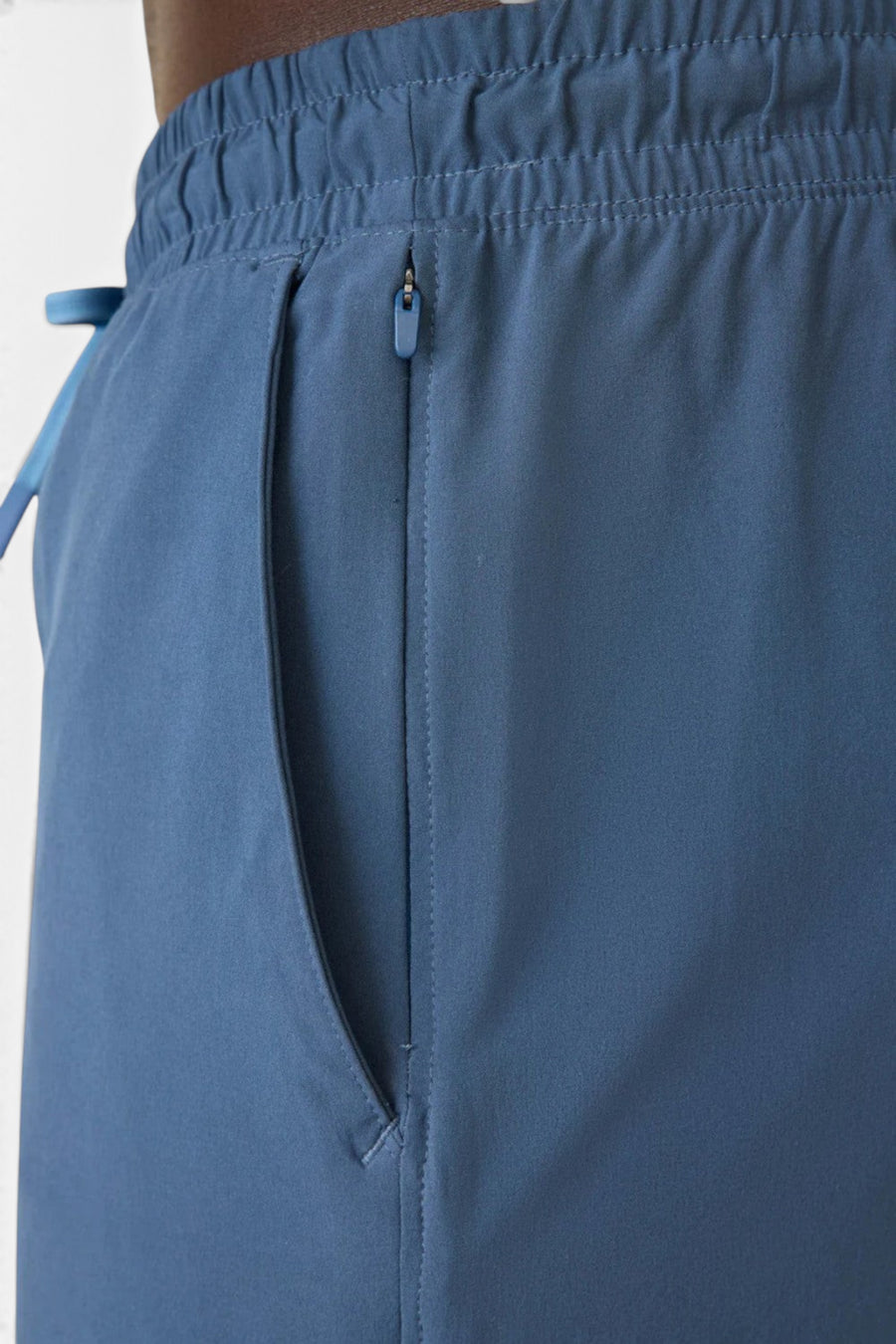 Faherty Shorelite Trunk 7" in Offshore Storm – back view
