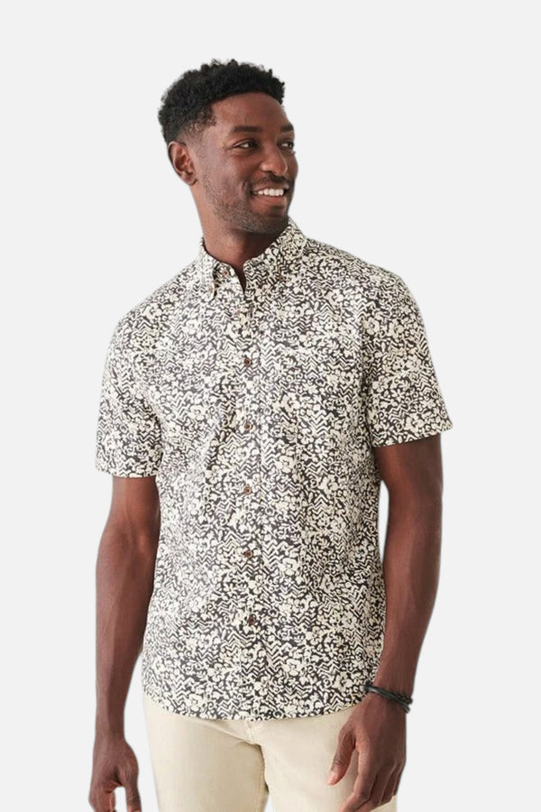 Faherty Short-Shirt Stretch Playa Shirt in Washed Black Hilo Floral