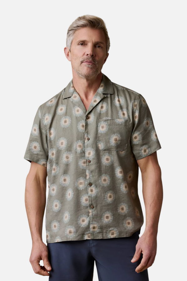 Faherty Short Sleeve Breeze Camp Shirt in Island Olive Firework