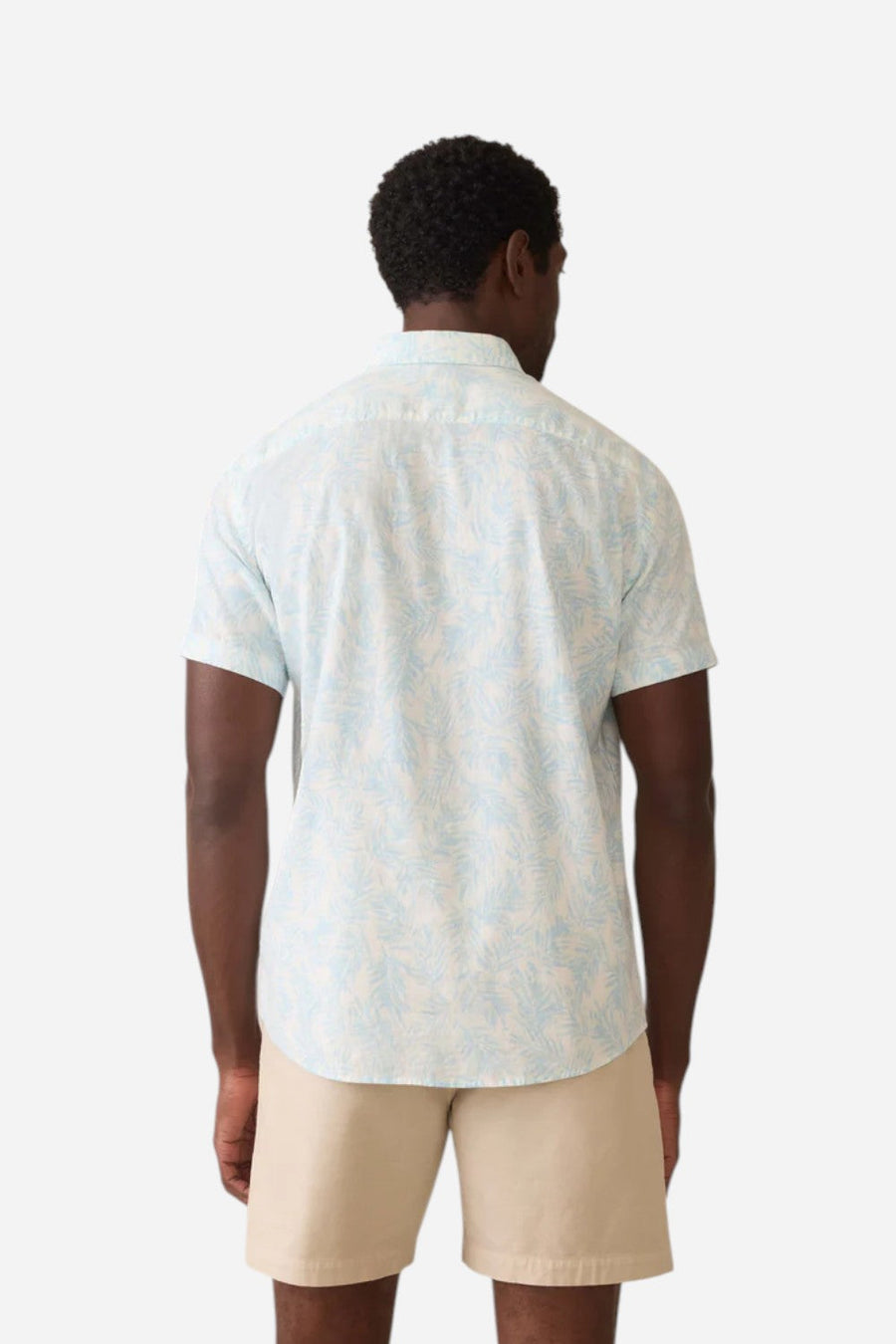 Faherty Short-Sleeve Breeze Shirt in Sky Beach Foliage – side view