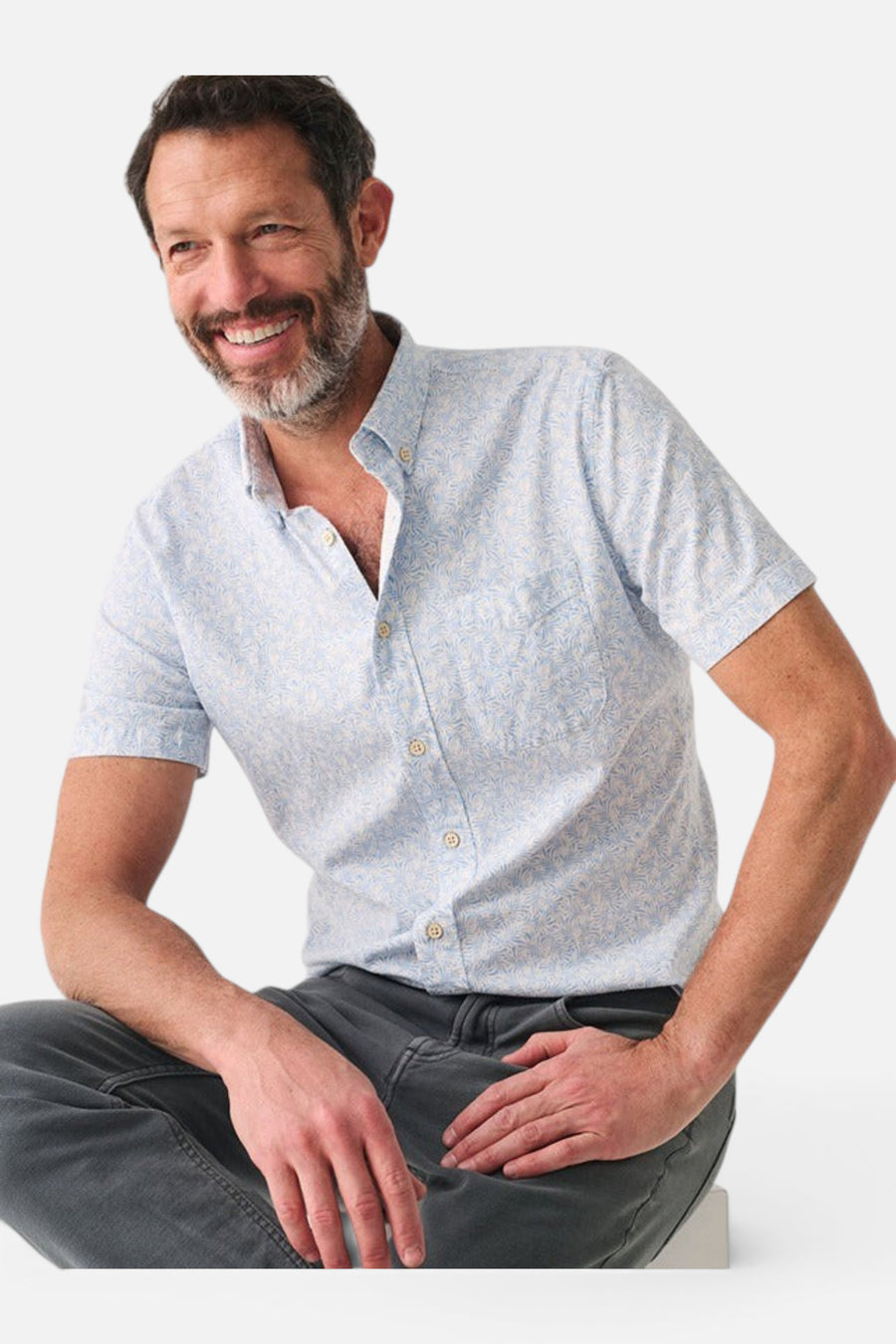 Faherty Short-Sleeve Breeze Shirt in Sky Canopy Print – back view