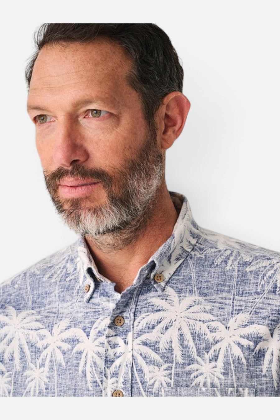 Faherty Short-Sleeve Breeze Shirt in South Palms Print – back view