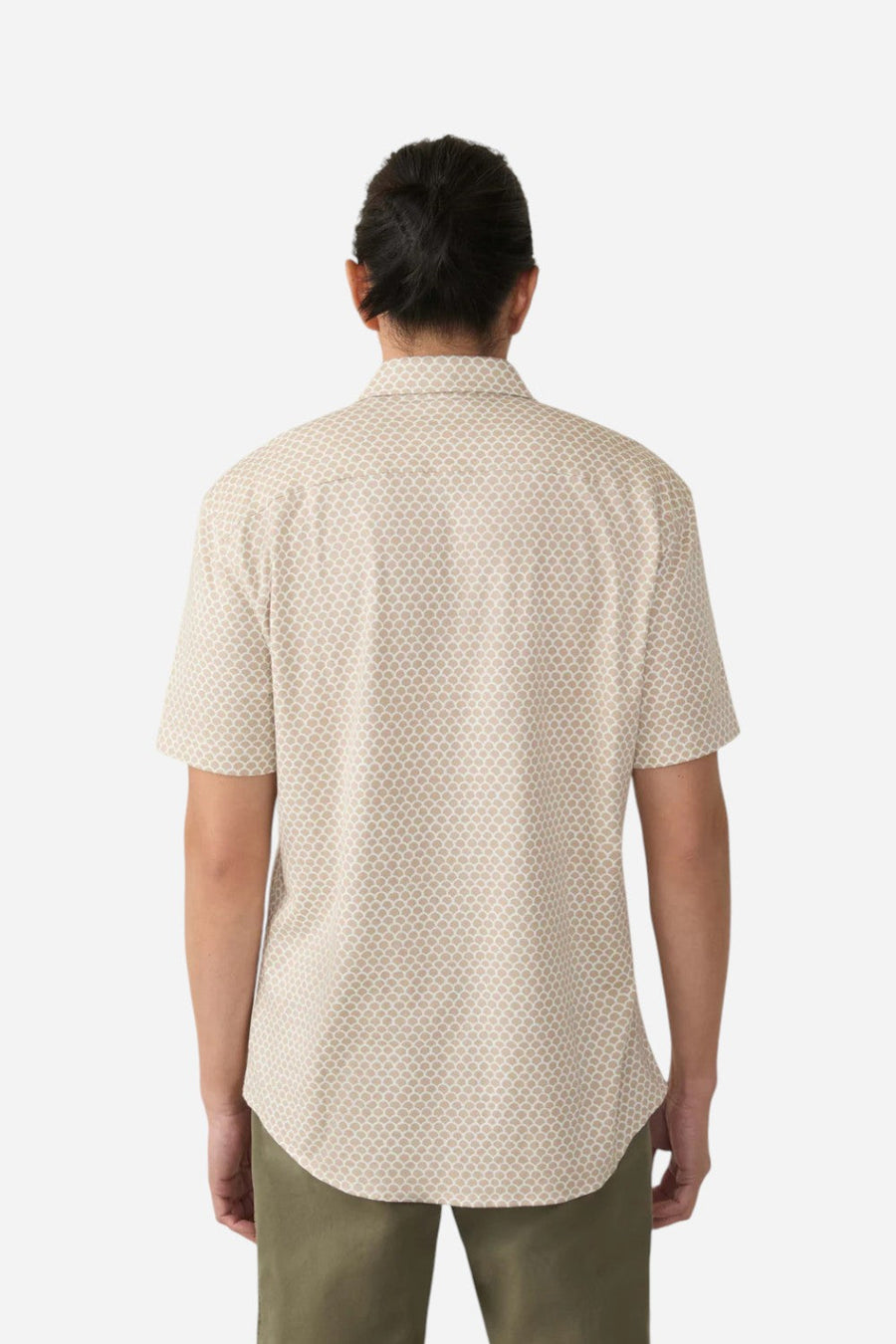 Faherty Short-Sleeve Hermosa Shirt in Island Sand Fishscale – side view