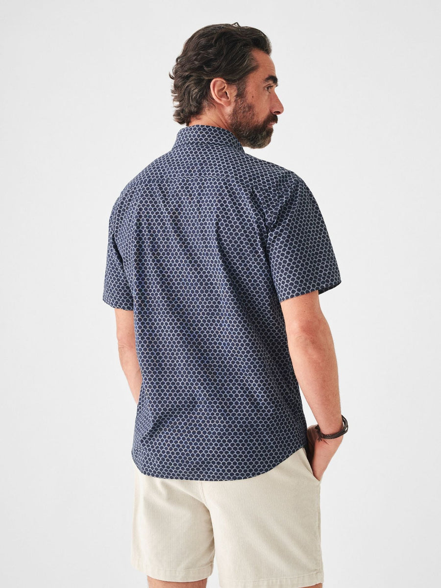 Faherty Short Sleeve Stretch Playa Shirt in Midnight Fishscale – detail