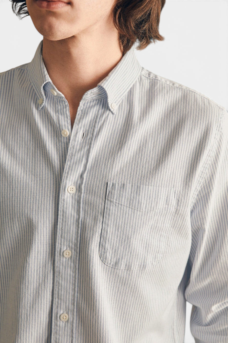 Faherty Short Sleeve Supima Oxford Shirt in Classic Stripe – side view