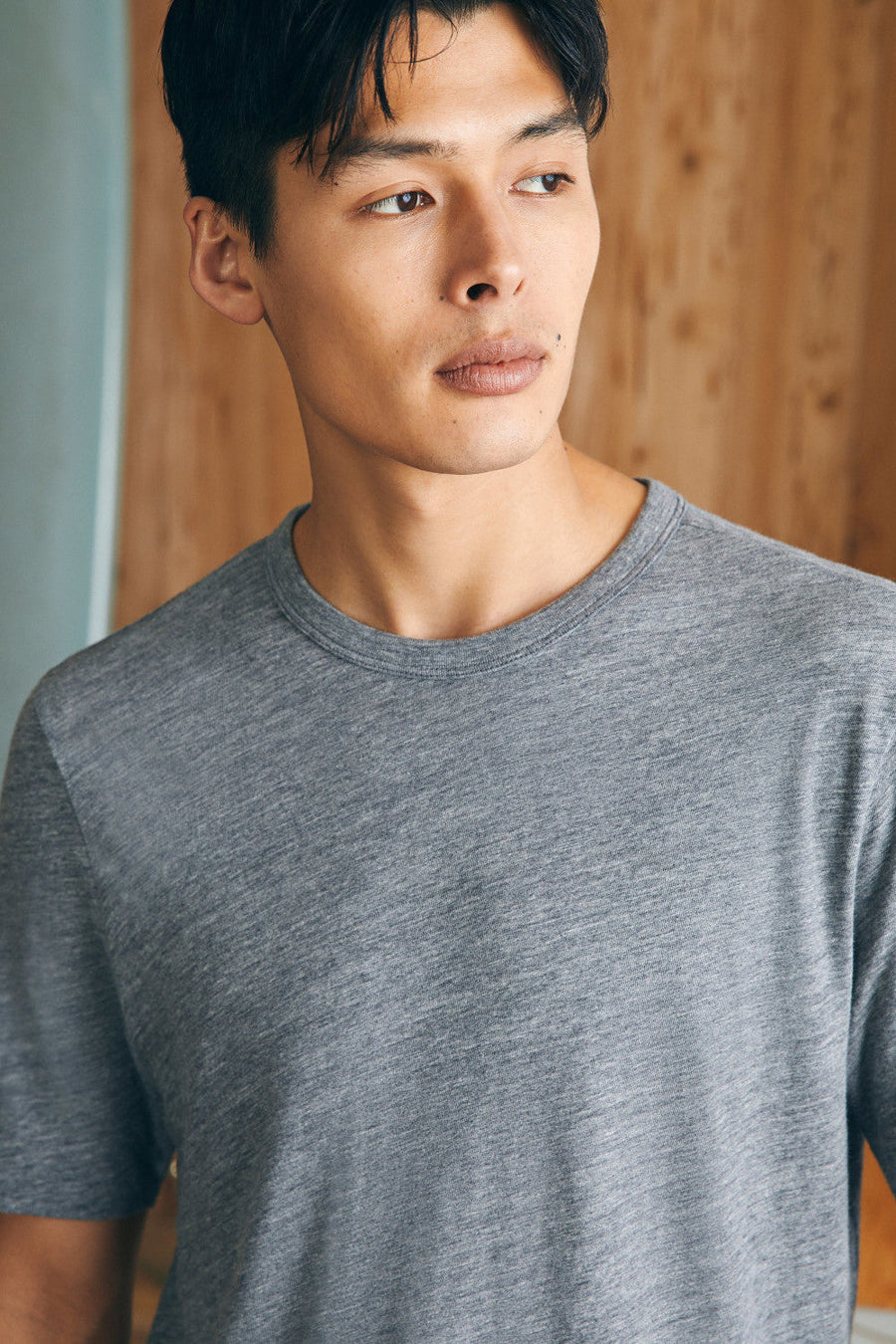 Faherty Short-Sleeve Vintage Chambray Tee in Mineral Grey Heather – back view