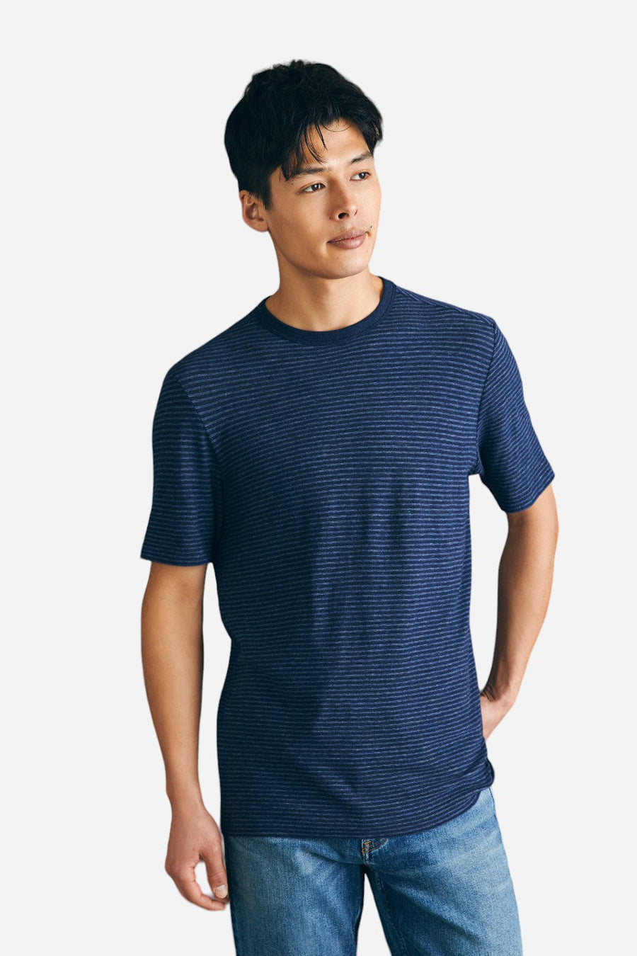 Faherty Short-Sleeve Vintage Chambray Tee in Navy Cove Stripe – front view