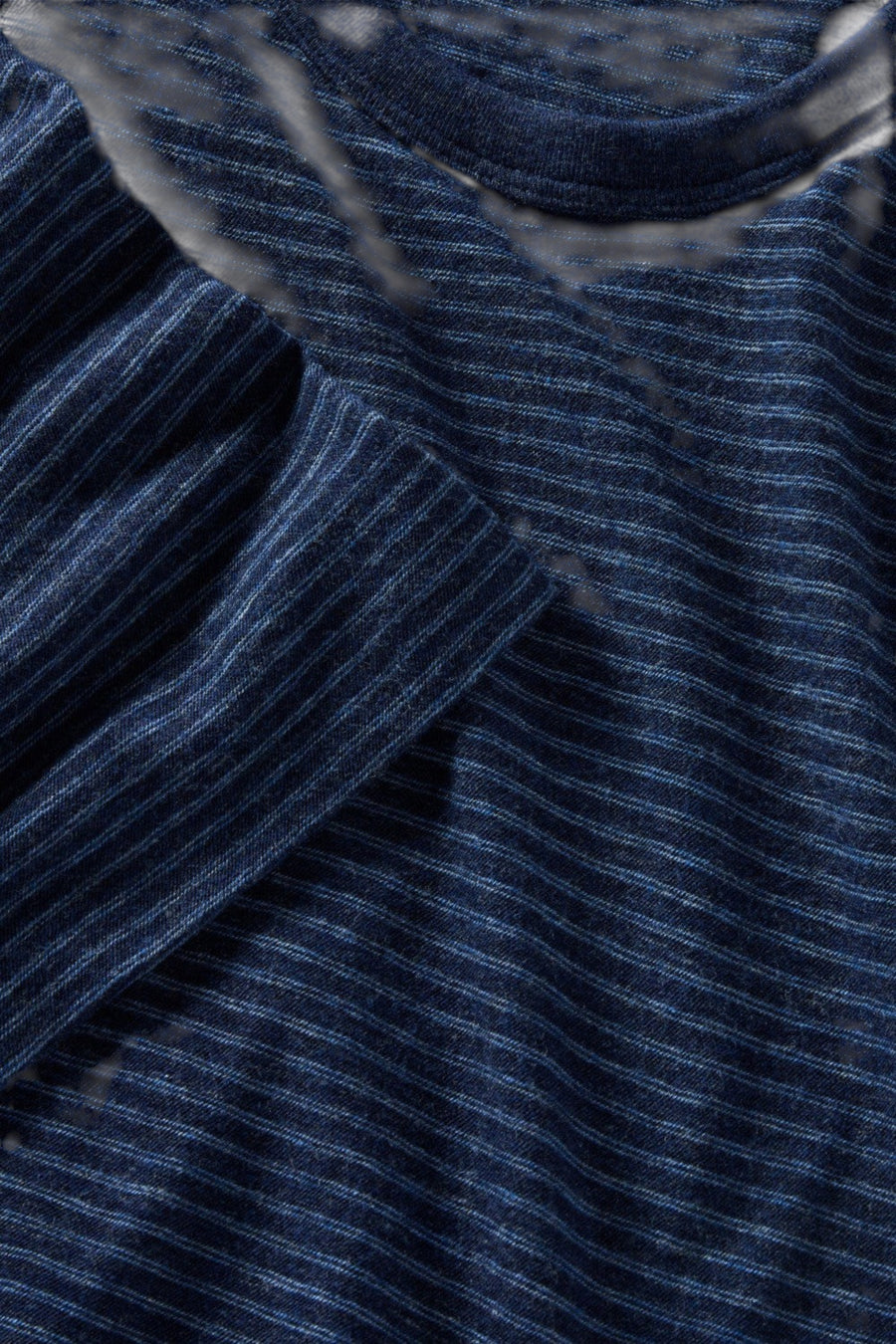 Faherty Short-Sleeve Vintage Chambray Tee in Navy Cove Stripe – side view