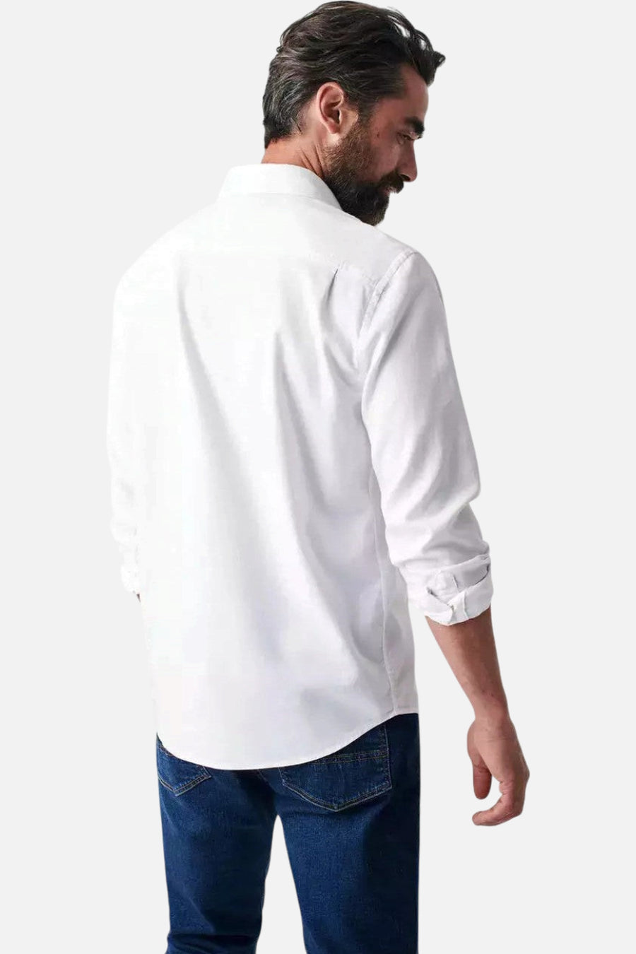 Faherty Stretch Oxford Shirt 2.0 in White – on model