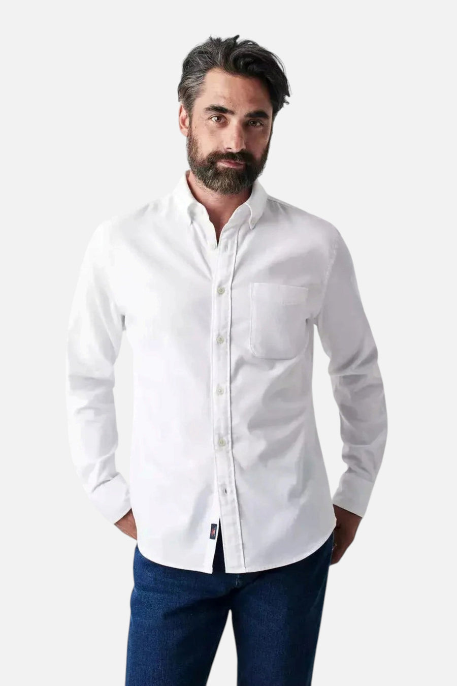 Faherty Stretch Oxford Shirt 2.0 in White – on model