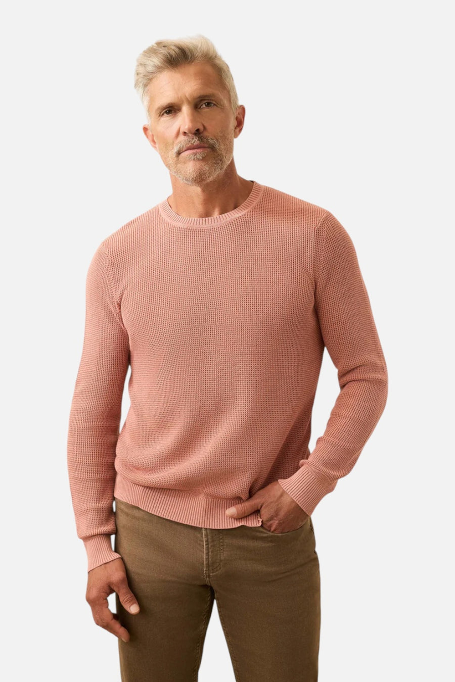 Faherty Sunwashed Crewneck Sweater in Dusty Sienna – on model