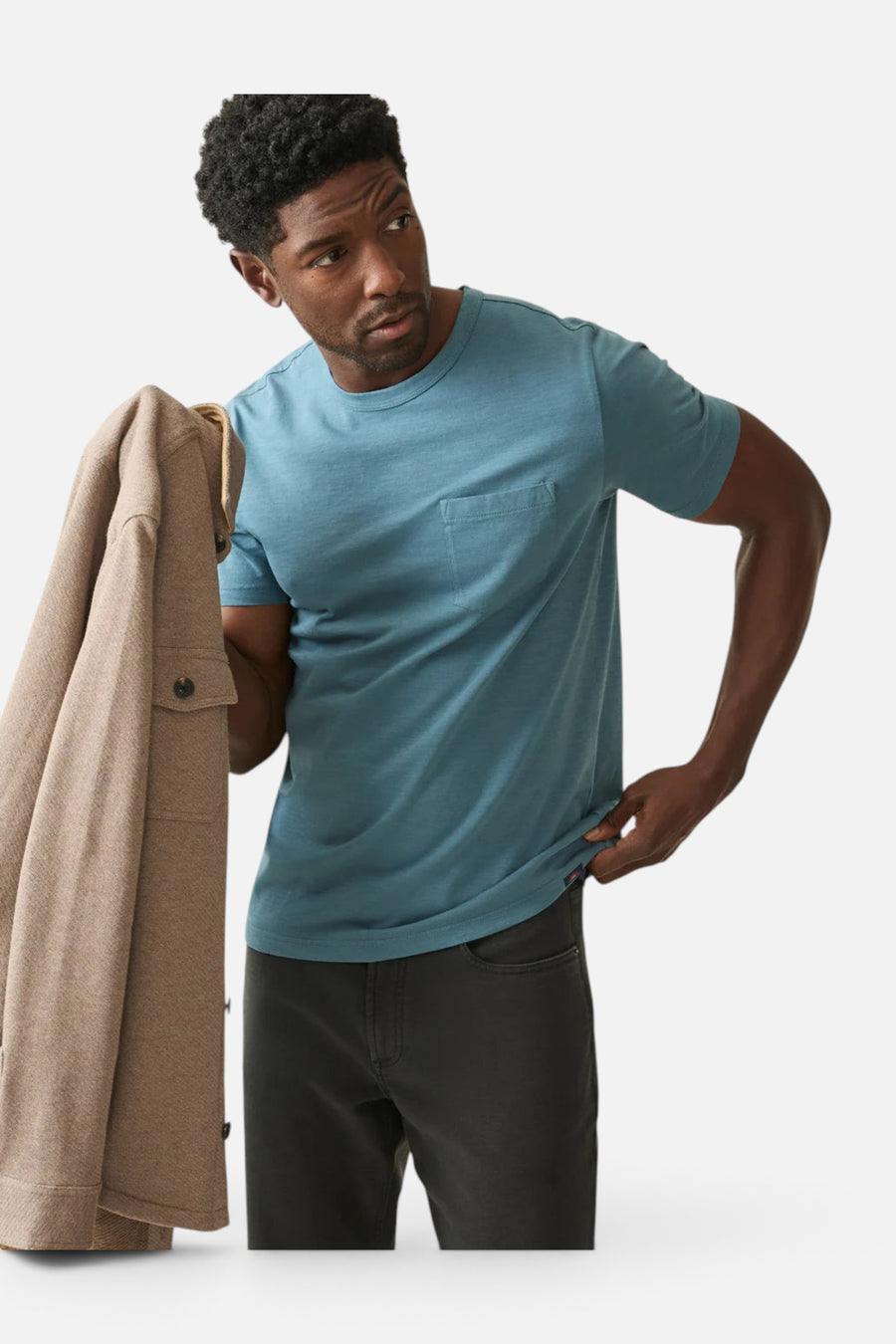 Faherty Sunwashed Pocket Tee in Teal Harbor – detail