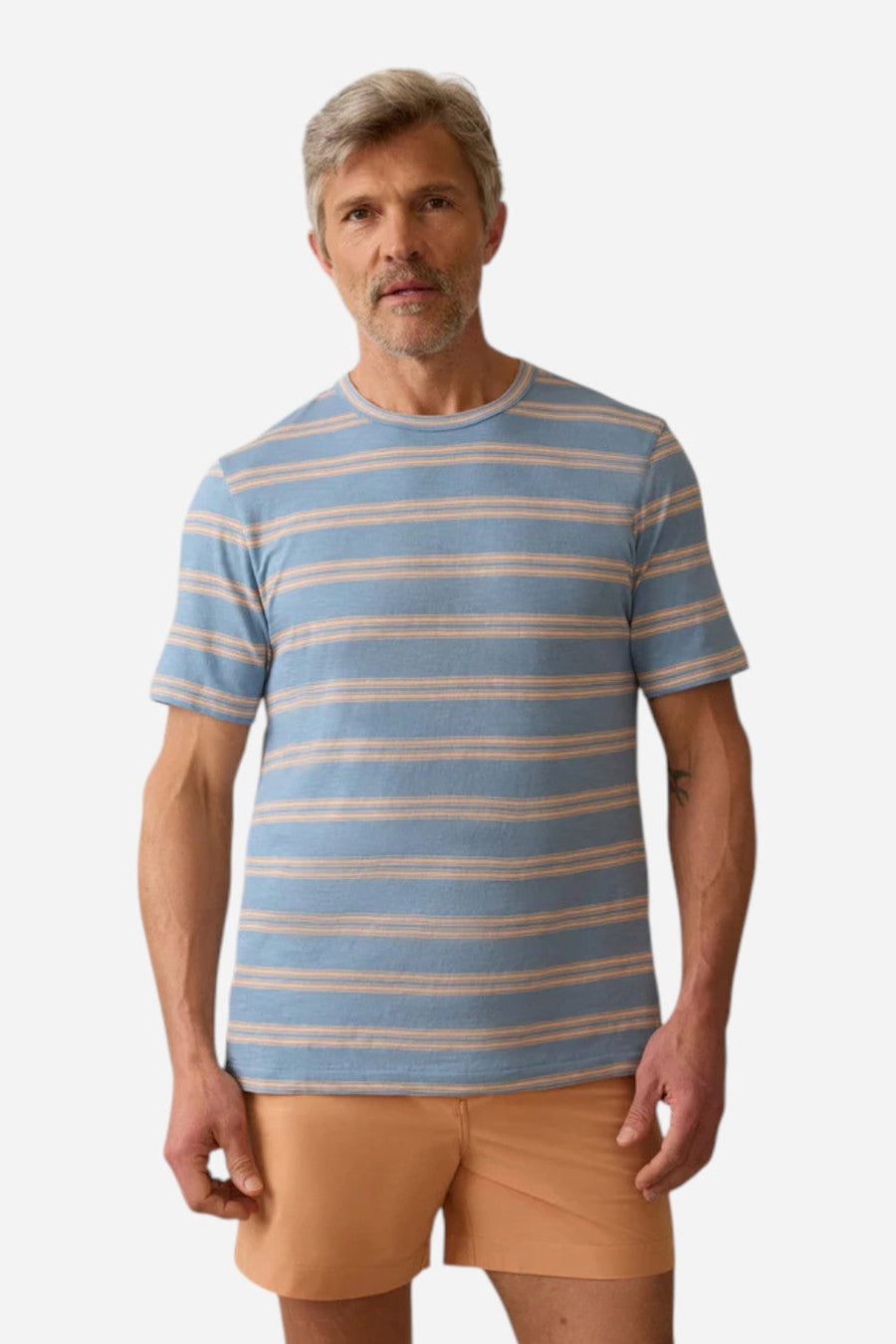 Faherty Sunwashed Tee in Coast Coral Stripe – on model