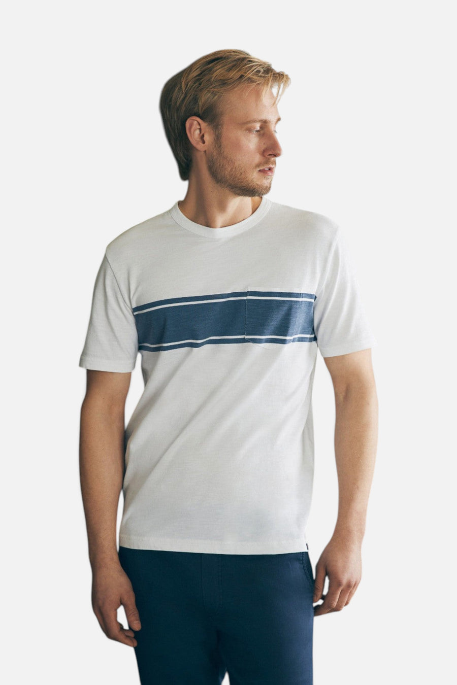 Faherty Surf Stripe Sunwashed Pocket Tee in White Surf Stripe – detail