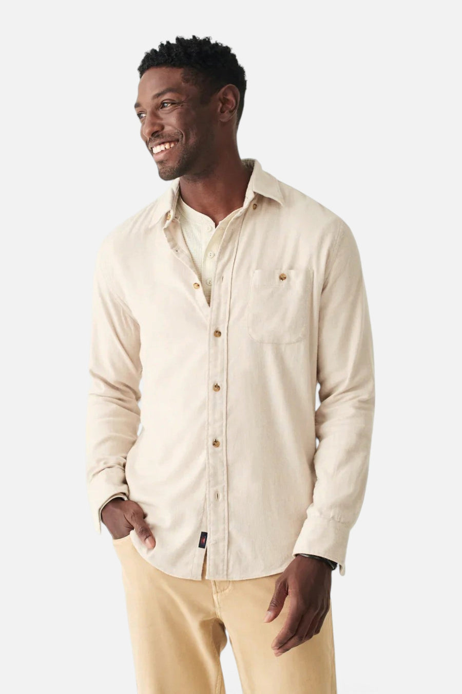 Faherty The Movement Flannel in Oatmeal Heather – on model