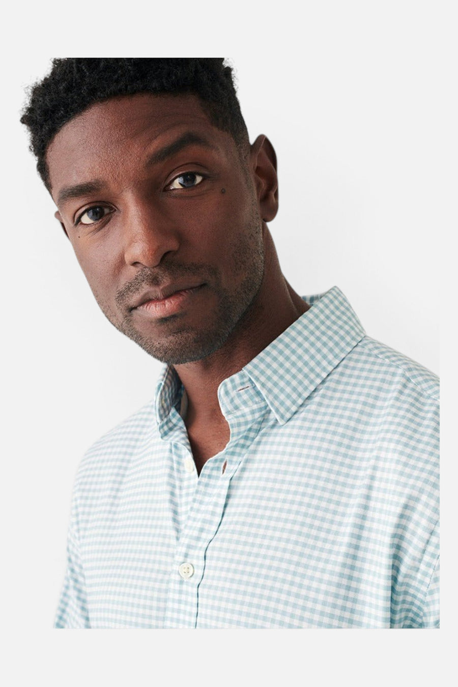 Faherty The Movement Shirt in Teal Gingham – detail