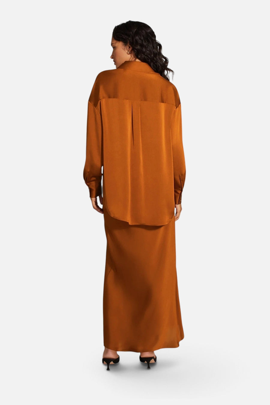 Favorite Daughter The Smooth Ex-Boyfriend Shirt in Caramel – back view