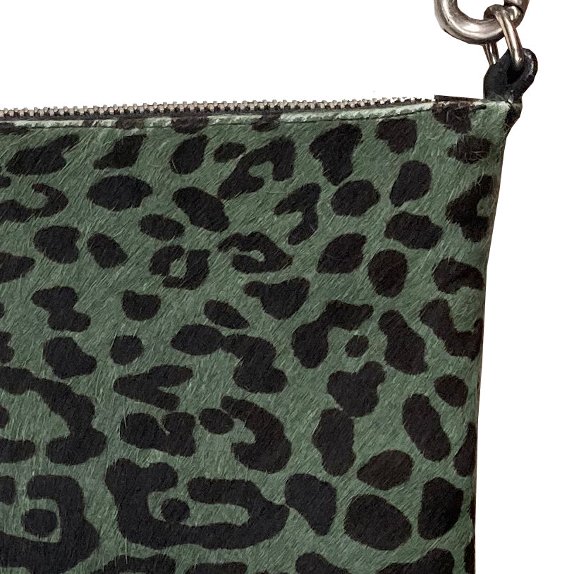 Fur Bag with Two Straps - Moss & Black Leopard – detail