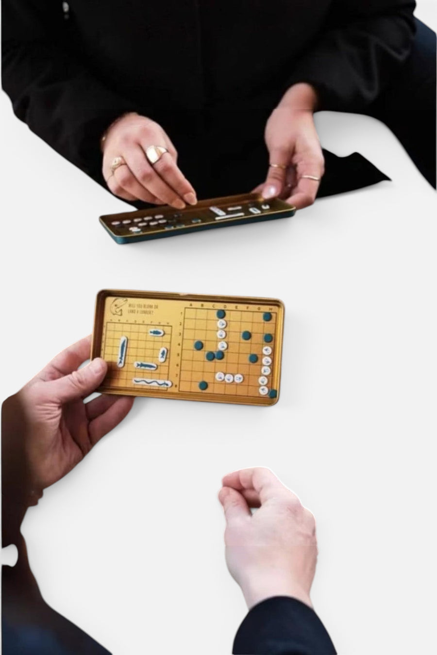 Gentlemen's Hardware Off The Hook Game – side view