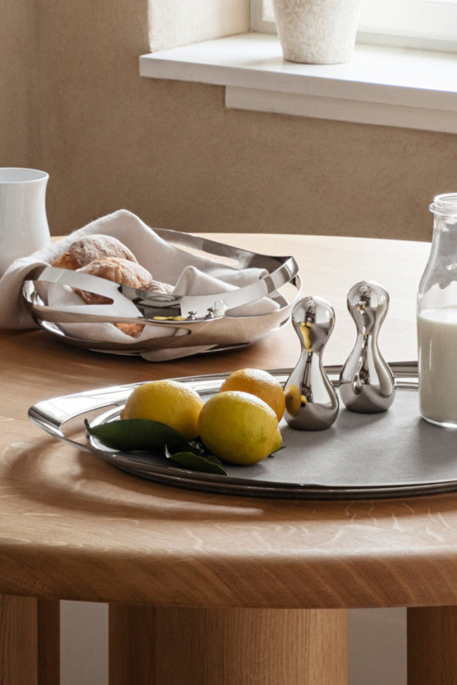 Georg Jensen Cobra Salt & Pepper Shaker Set – back view