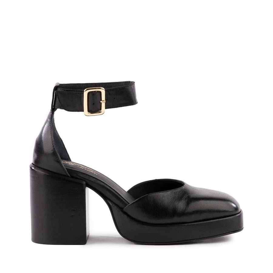 Seychelles Gleaming Heel in Black Leather