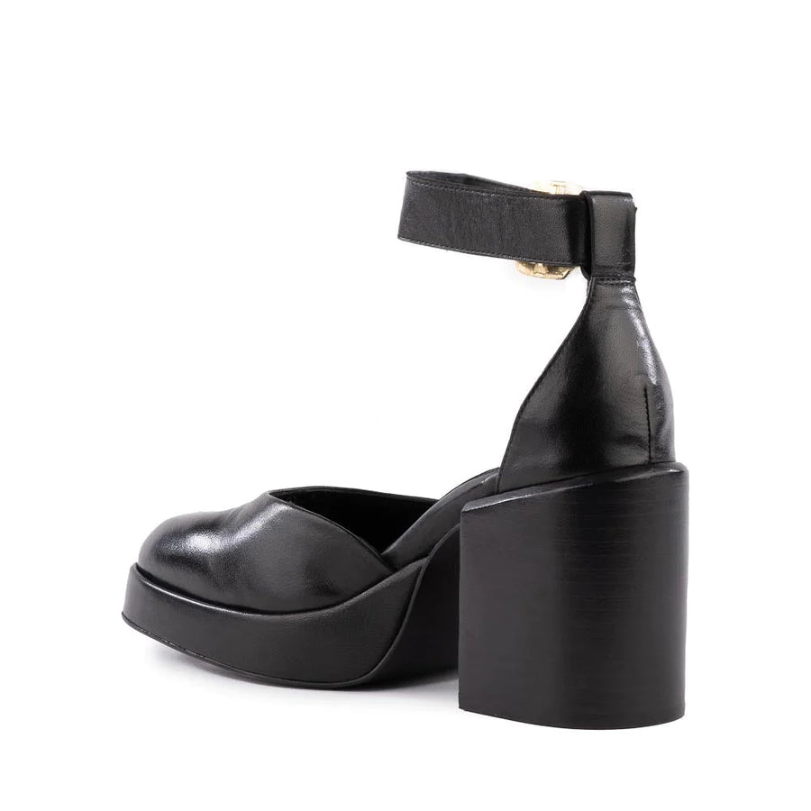 Seychelles Gleaming Heel in Black Leather