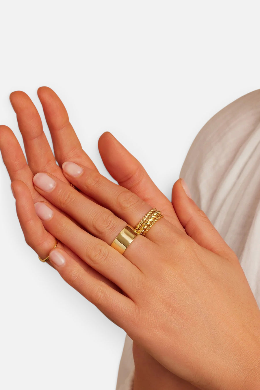 Gorjana Crew Ring Set in Gold, Size 7 – side view